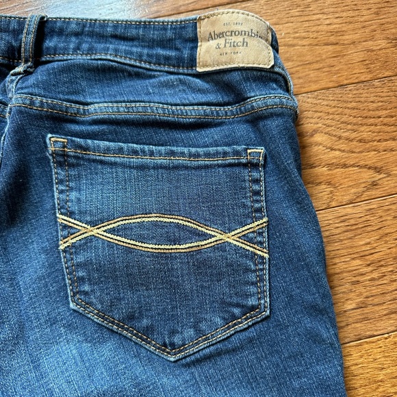 Abercrombie & Fitch Super Skinny Jeans Size 2R - Picture 9 of 10
